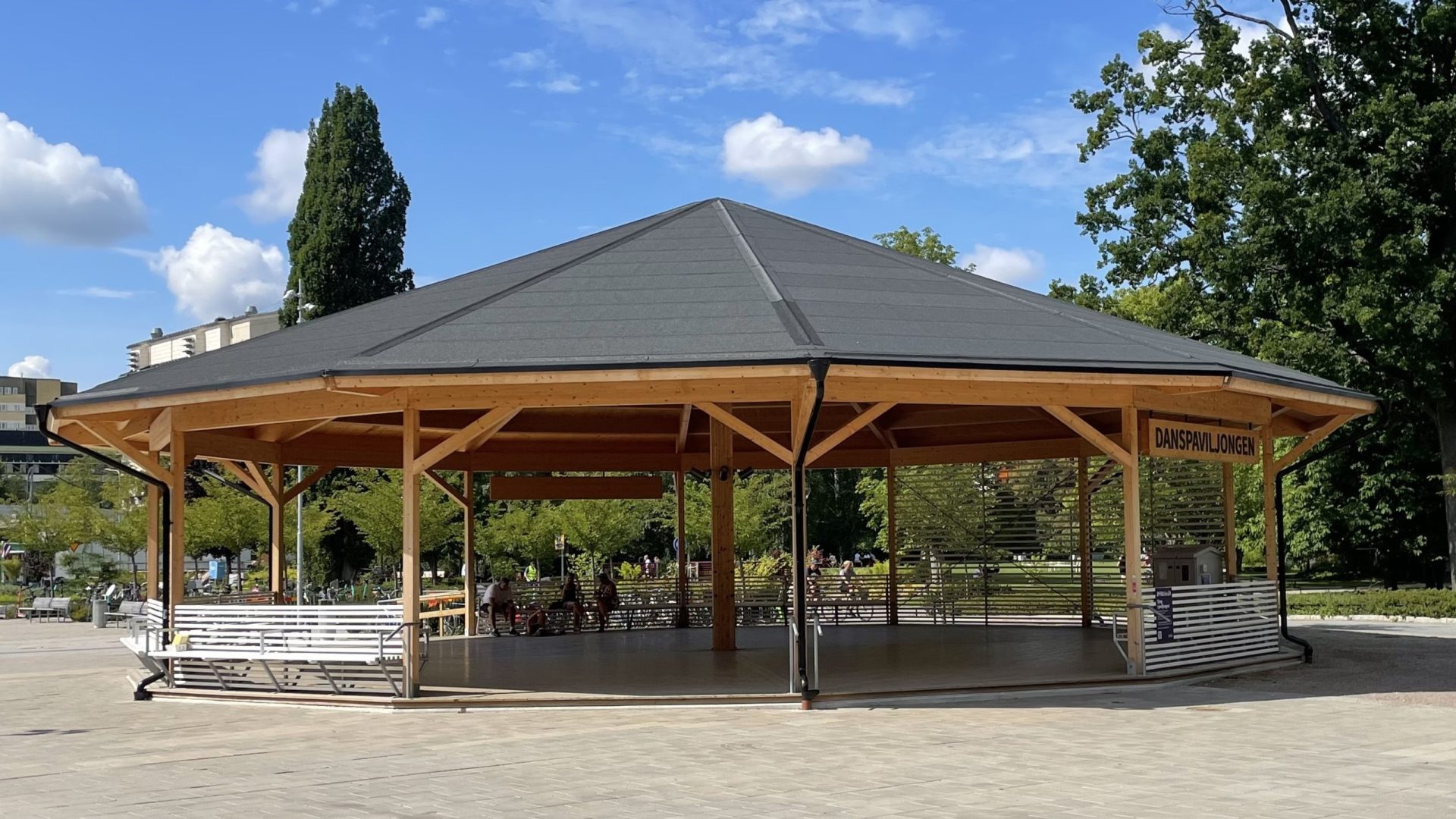 Uppsala Danspaviljong (Bryggsalsa i Danspaviljongen med DJ Luis)