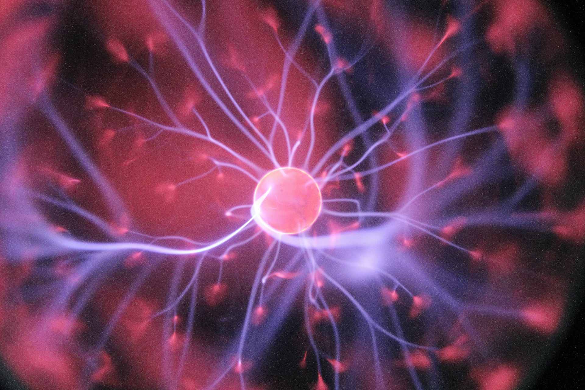 Bild: https://unsplash.com/photos/purple-and-pink-plasma-ball-OgvqXGL7XO4