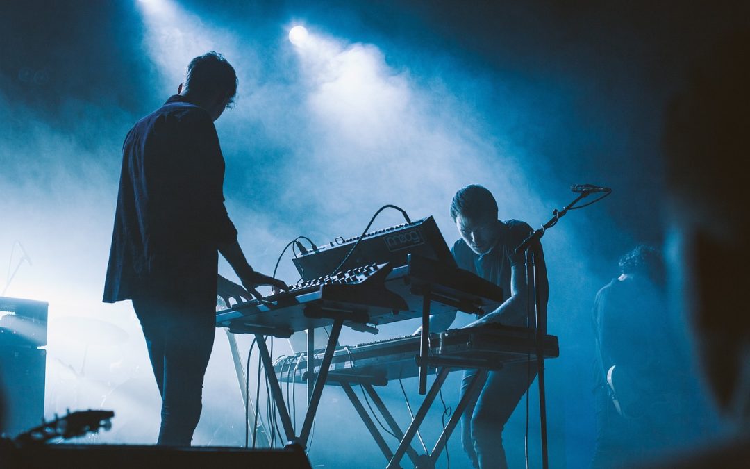 Konsert med pianister i grupp