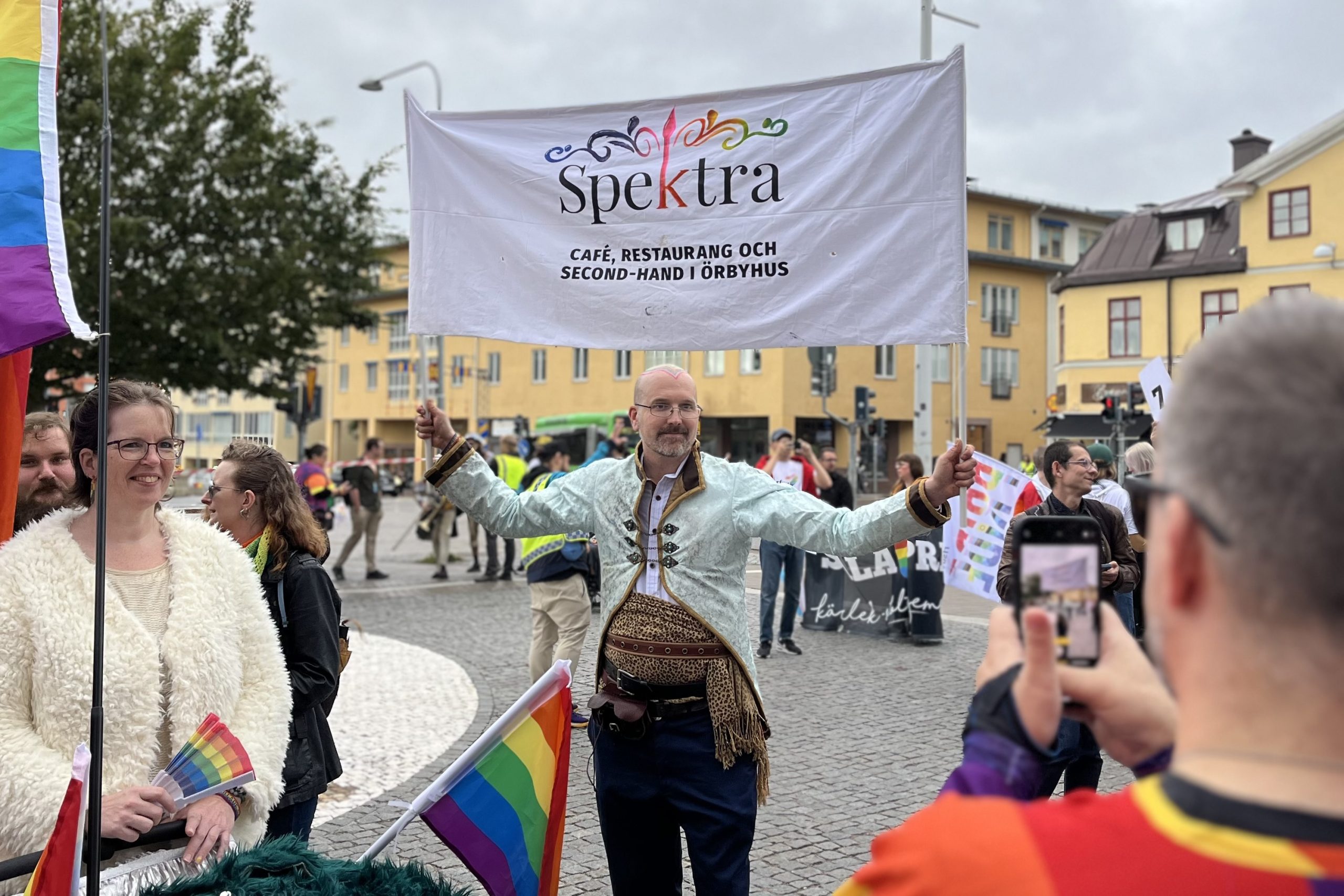 Spektra Örbyhus Uppsala Pride parad 2025 café restaurang secondhand hbtq