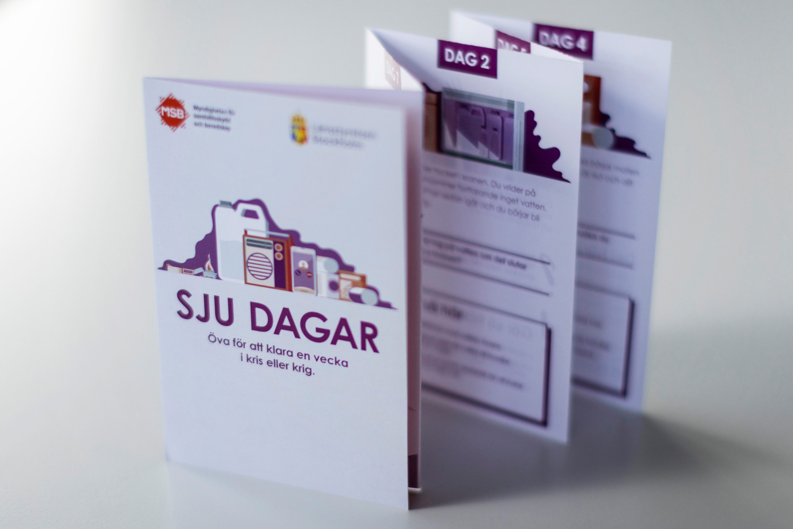 Foto på vikfoldern "Sju dagar" från MSB