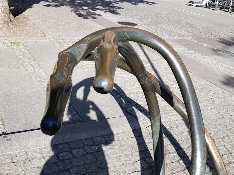 Konstvandring som hyllar kvinnliga konstnärer