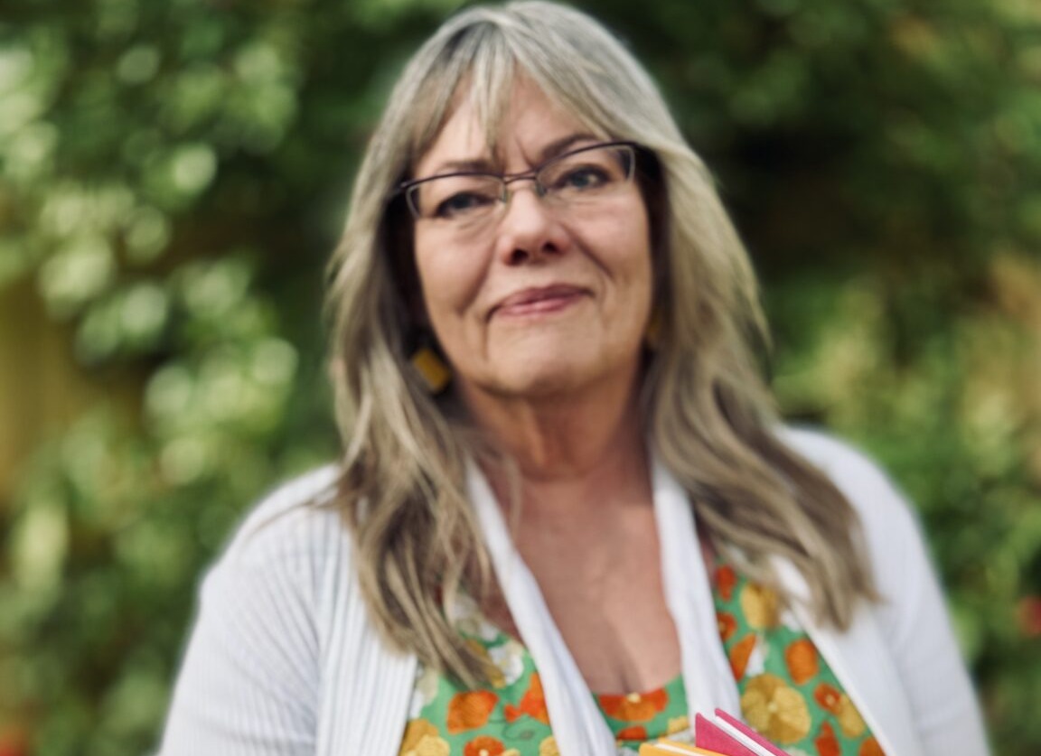 Pressbild på författaren Lena M Johansson.