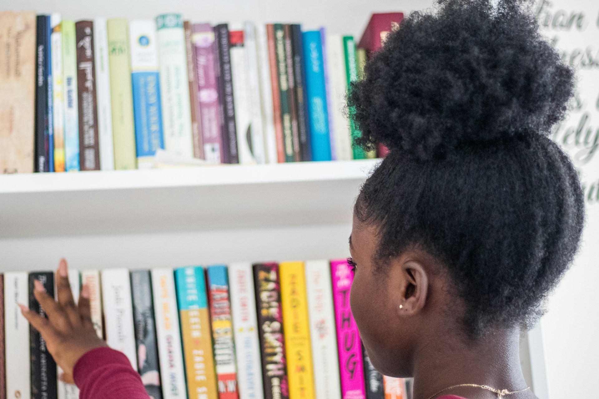 Bibliotekshäng med öppna förskolan Stenhagenbiblioteket