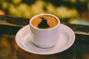 Fika med en kopp kaffe