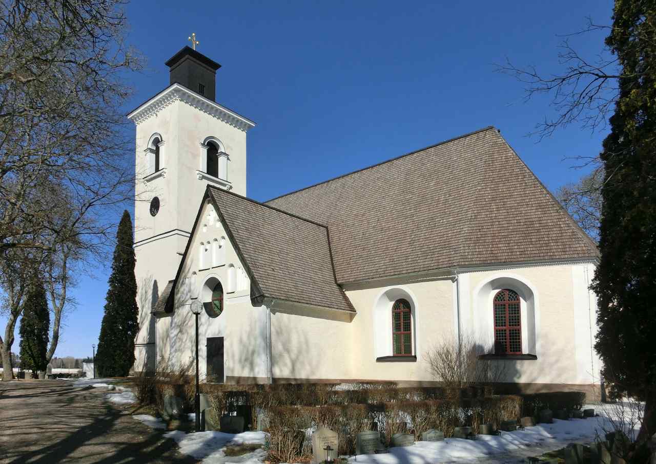 Simtuna kyrka exteriörbild