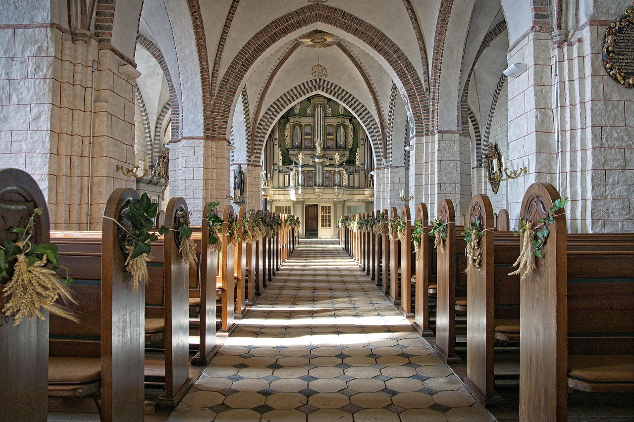 Kyrkointeriör, långhus