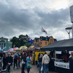 Internationell matmarknad på Vaksala torg