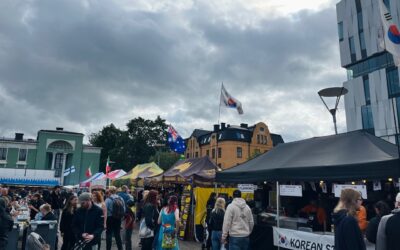 Internationell matmarknad på Vaksala torg