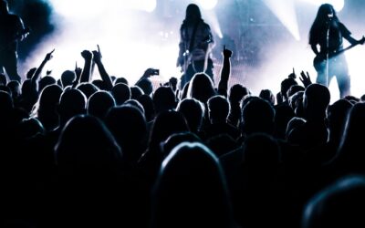 En rockkonsert med stor publik